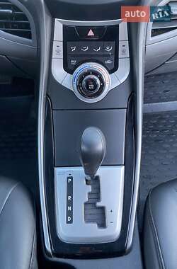 Седан Hyundai Elantra 2011 в 