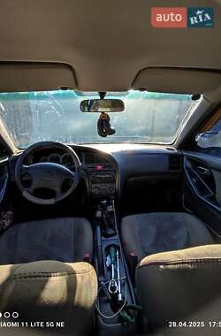 Седан Hyundai Elantra 2002 в 