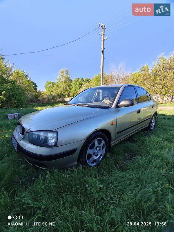 Hyundai Elantra 2002