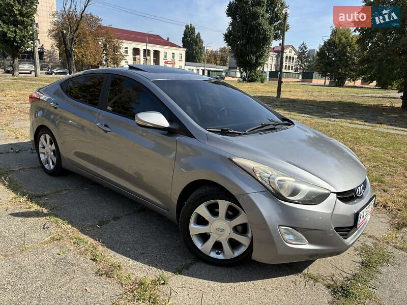 Hyundai Elantra 2012