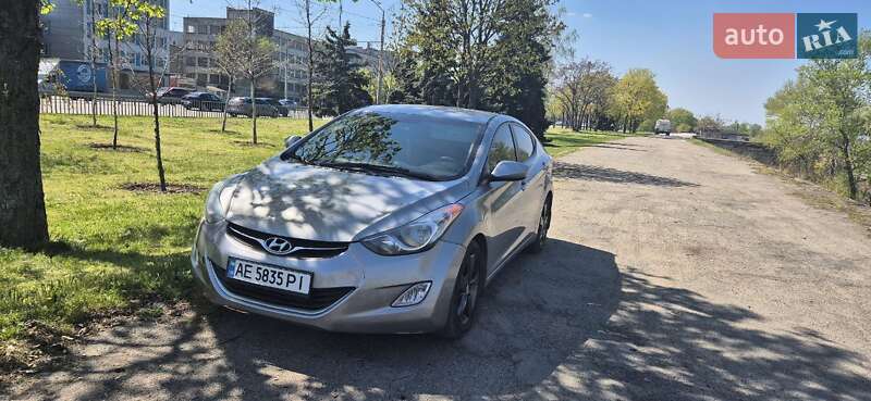 Седан Hyundai Elantra 2013 в Дніпрі