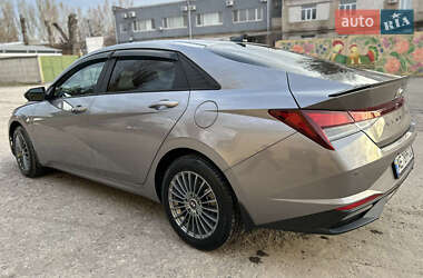 Седан Hyundai Elantra 2022 в 