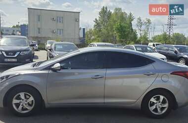 Седан Hyundai Elantra 2015 в 