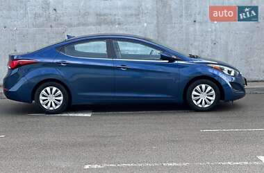 Седан Hyundai Elantra 2015 в 