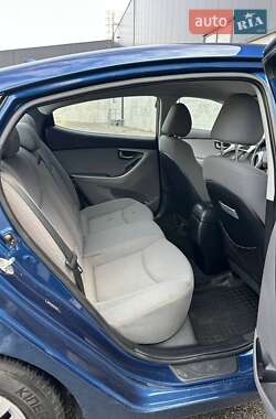 Седан Hyundai Elantra 2015 в 