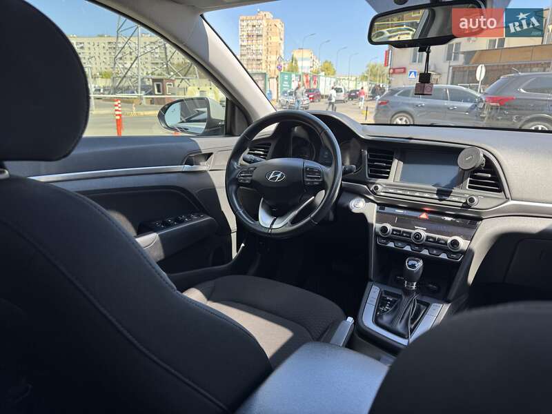 Седан Hyundai Elantra 2018 в Одесі