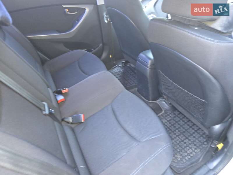 Седан Hyundai Elantra 2012 в Києві фото 15 Седан Hyundai Elantra 2012 в Києві