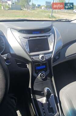 Седан Hyundai Elantra 2012 в 