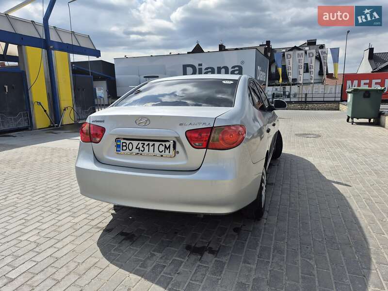 Седан Hyundai Elantra 2008 в Тернополі
