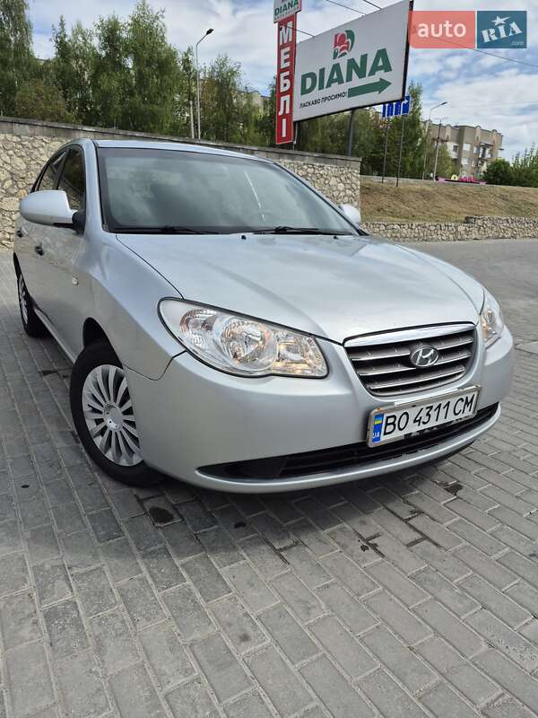 Седан Hyundai Elantra 2008 в Тернополі