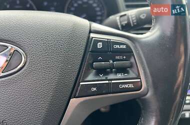 Седан Hyundai Elantra 2016 в 