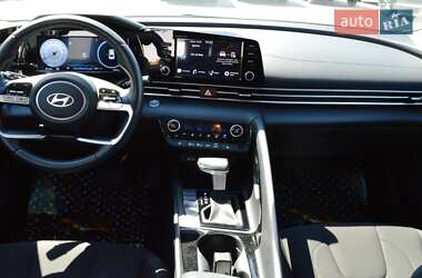 Седан Hyundai Elantra 2024 в 