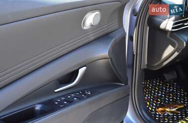Седан Hyundai Elantra 2024 в 