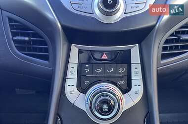 Седан Hyundai Elantra 2012 в 