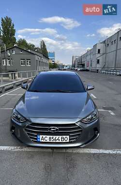 Седан Hyundai Elantra 2016 в Киеве