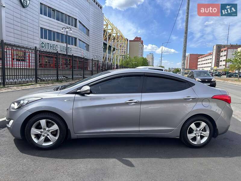 Седан Hyundai Elantra 2012 в Києві