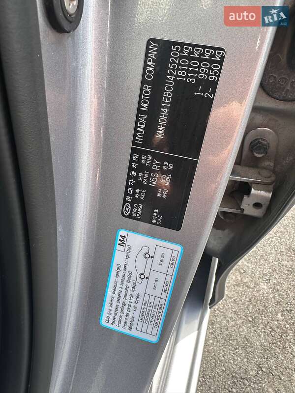 Седан Hyundai Elantra 2012 в Києві