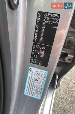 Седан Hyundai Elantra 2012 в 