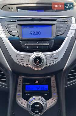 Седан Hyundai Elantra 2012 в 