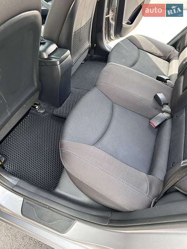 Седан Hyundai Elantra 2012 в Києві