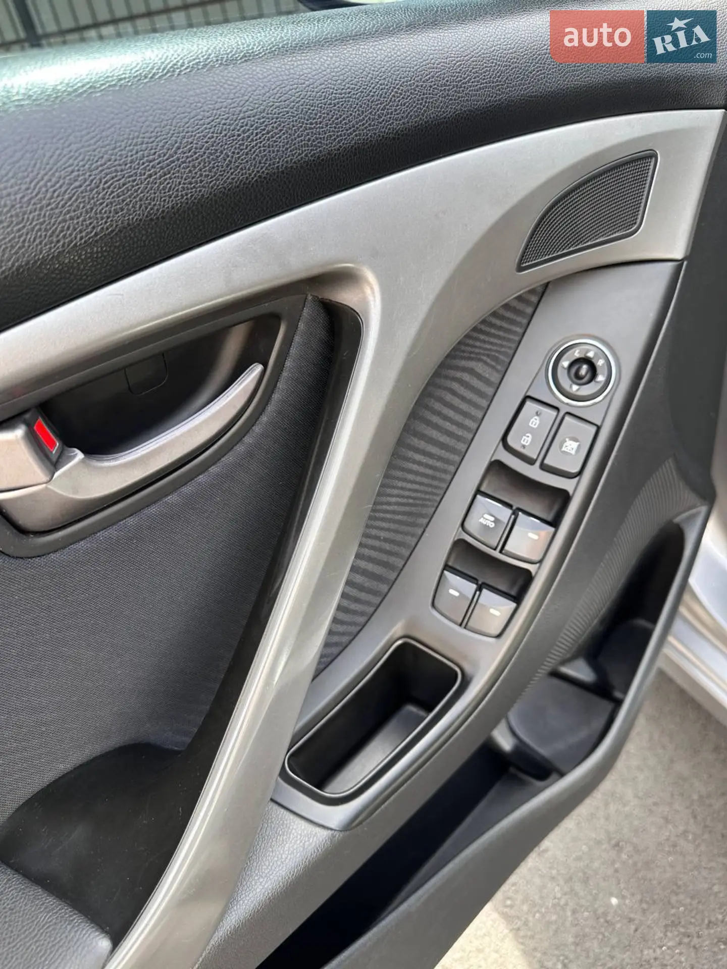 2012 Hyundai Elantra - мініатюра 18