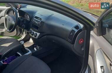 Седан Hyundai Elantra 2008 в 