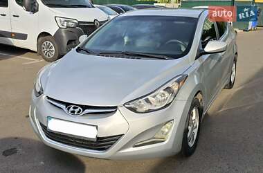 Седан Hyundai Elantra 2015 в Києві