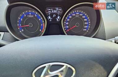 Седан Hyundai Elantra 2012 в 