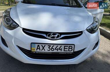 Седан Hyundai Elantra 2013 в 