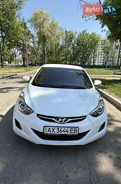 Седан Hyundai Elantra 2013 в 