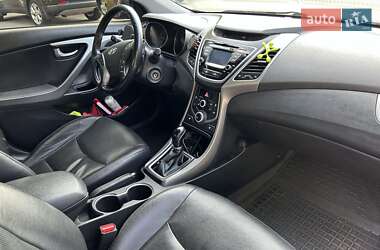 Седан Hyundai Elantra 2014 в 