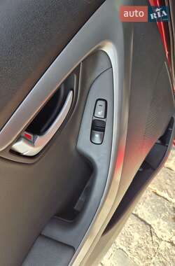 Седан Hyundai Elantra 2014 в 