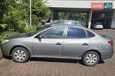 Седан Hyundai Elantra 2011 в 