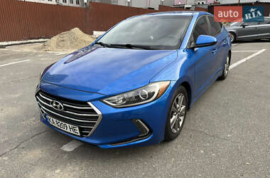 Седан Hyundai Elantra 2016 в Києві