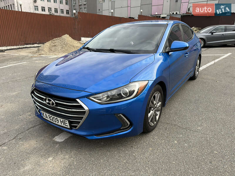 Седан Hyundai Elantra 2016 в Києві