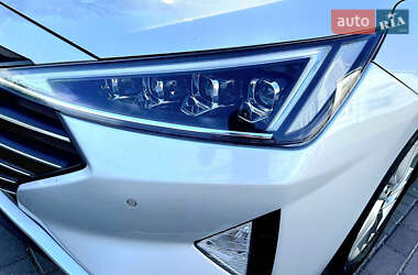 Седан Hyundai Elantra 2019 в Кривому Розі