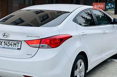 Седан Hyundai Elantra 2013 в 