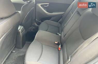 Седан Hyundai Elantra 2013 в 