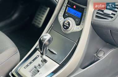 Седан Hyundai Elantra 2013 в 