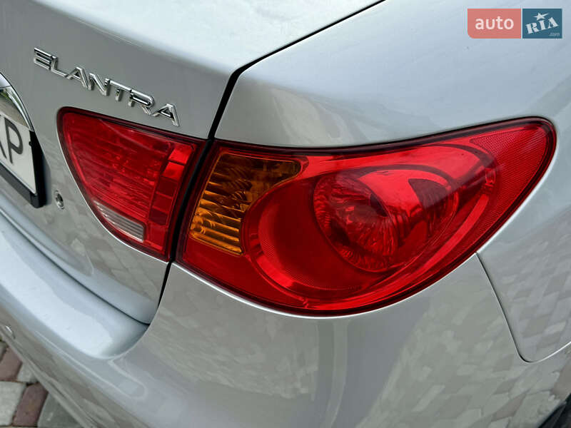 Седан Hyundai Elantra 2011 в Виннице