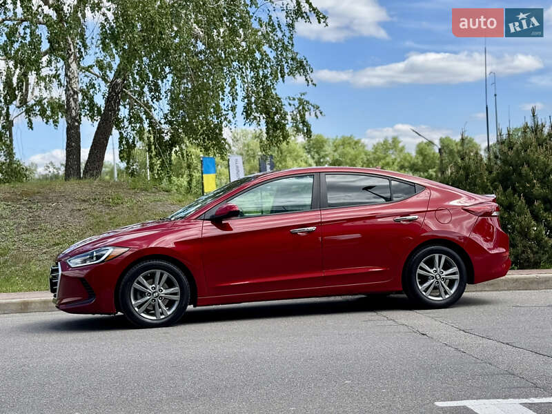 Седан Hyundai Elantra 2016 в Києві