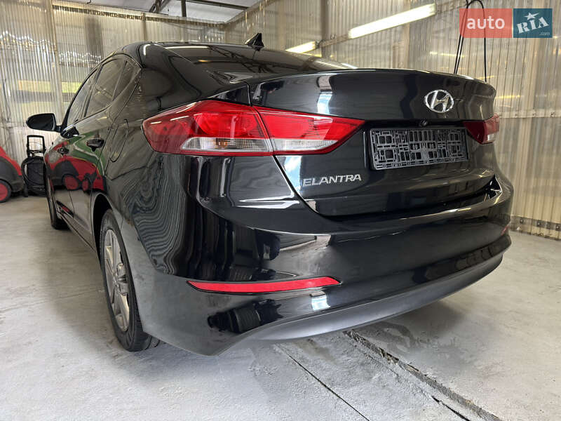 Hyundai Elantra 2017