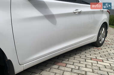 Седан Hyundai Elantra 2012 в 