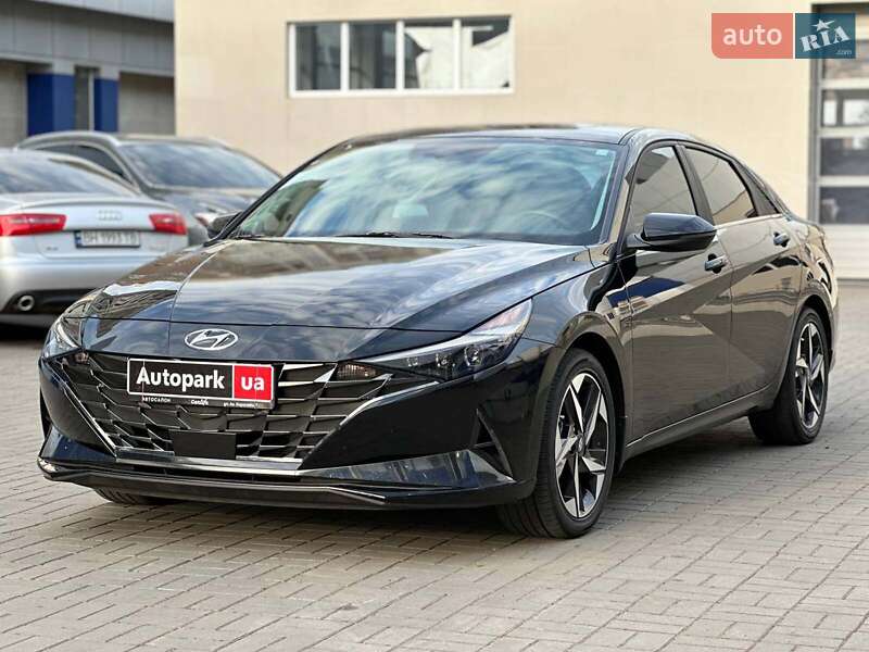Hyundai Elantra 2022