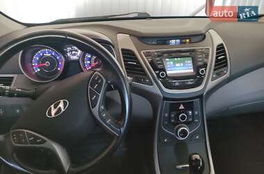Седан Hyundai Elantra 2015 в Ахтырке