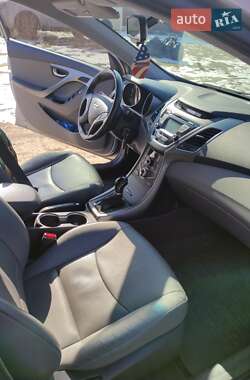 Седан Hyundai Elantra 2015 в Ахтырке