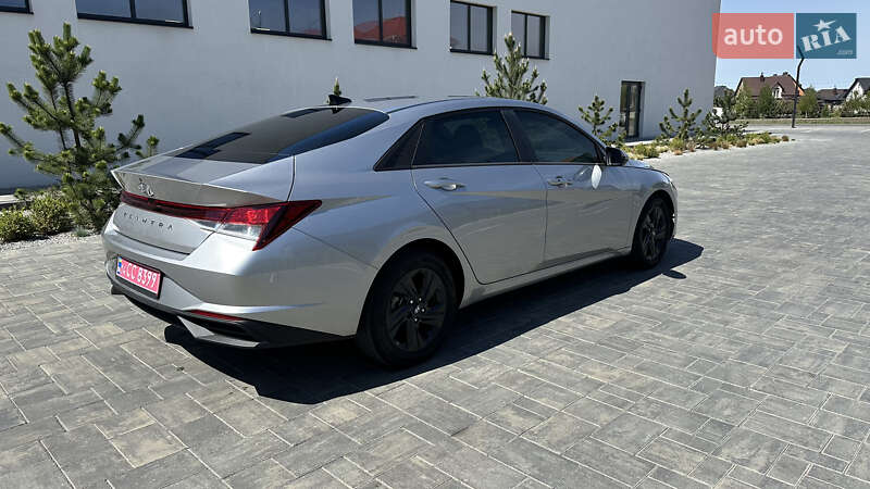 Седан Hyundai Elantra 2022 в Луцке