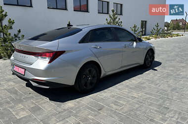 Седан Hyundai Elantra 2022 в 