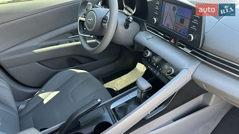 Седан Hyundai Elantra 2022 в Луцке