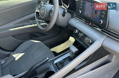 Седан Hyundai Elantra 2022 в 